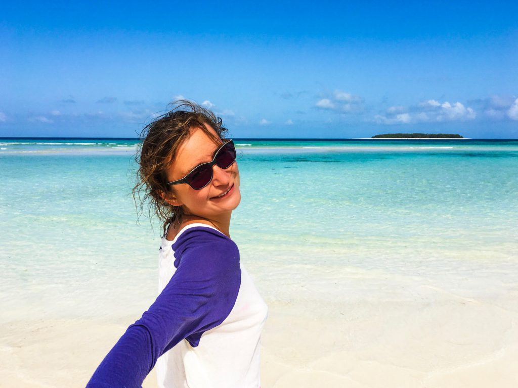 Erlebnisbericht Sansibar: Tanya am Strand vor dem Mnemba Atoll