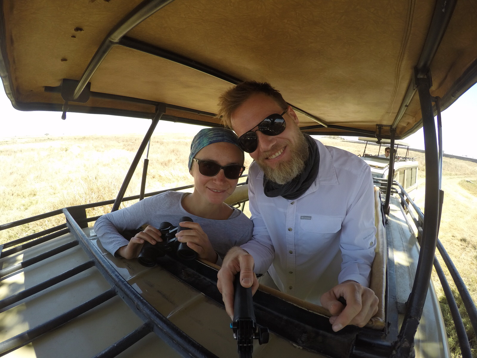 Tanya und Henning im Safari Auto